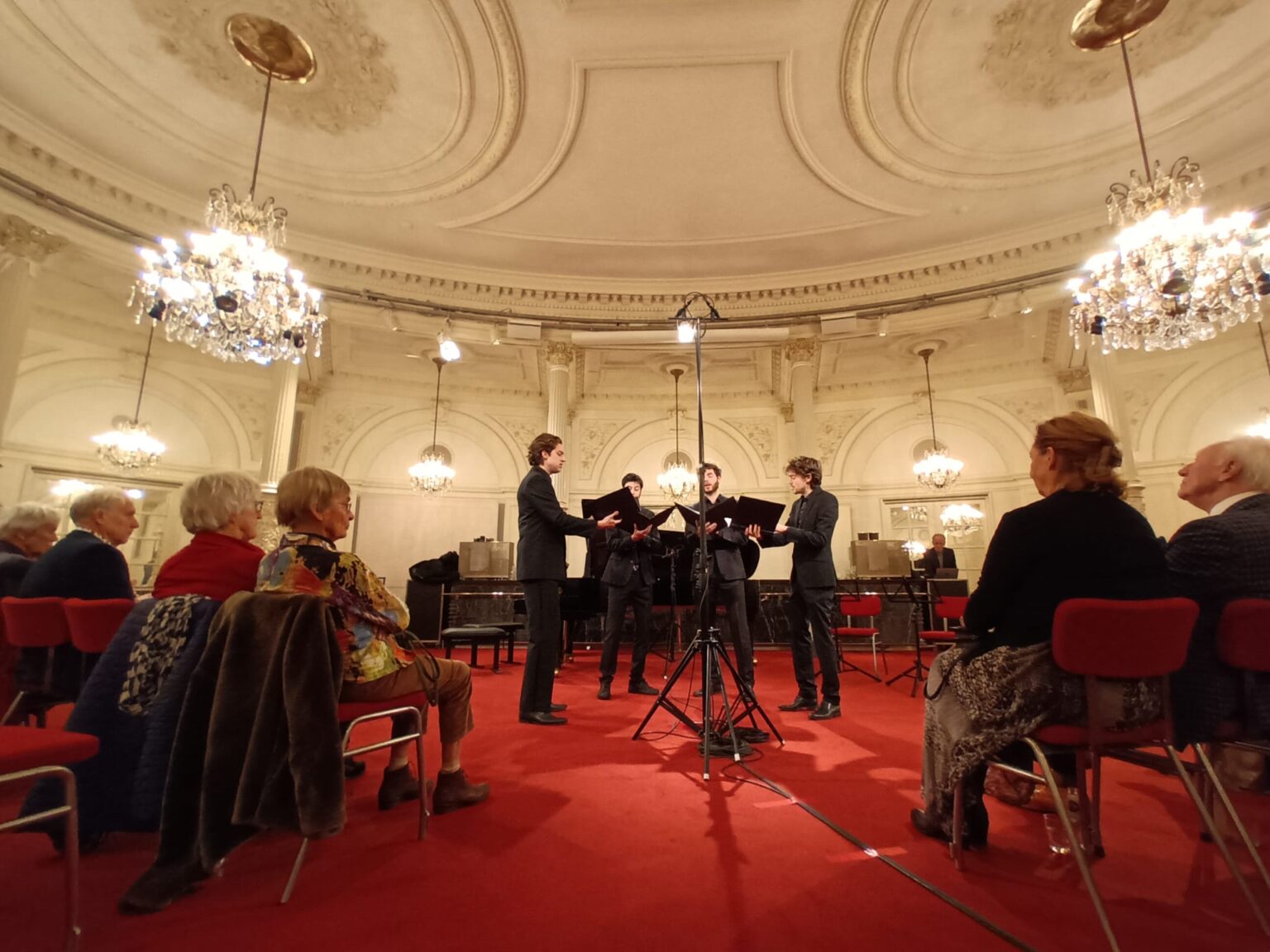 Het Pulse Ensemble in de Spiegelzaal van het Concertgebouw
